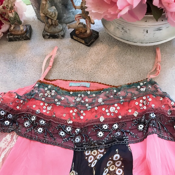 Very Pretty Top - Picture 2 of 12